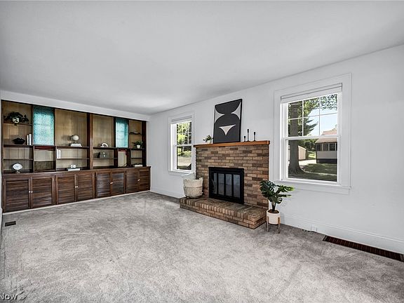 5th image of 605 Saint Leger Ave