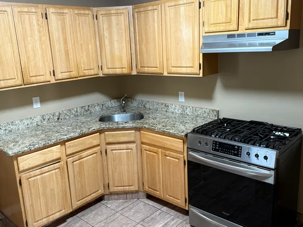 44 Capen St APT 1, Dorchester Center, MA 02124