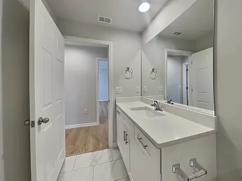 820 Vantage St SE — Photo 4