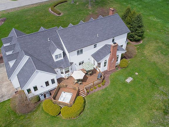 2nd image of 5455 Woodland Pl
