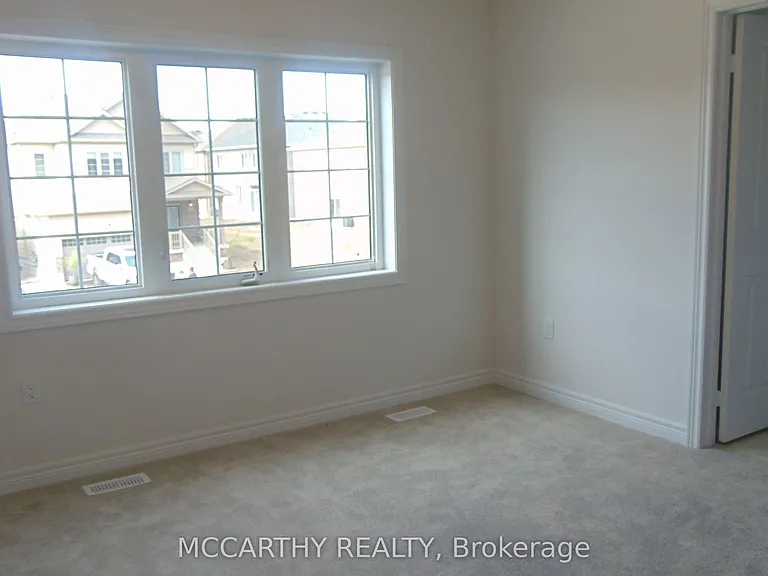 496 Black Cherry Cres — Photo 9
