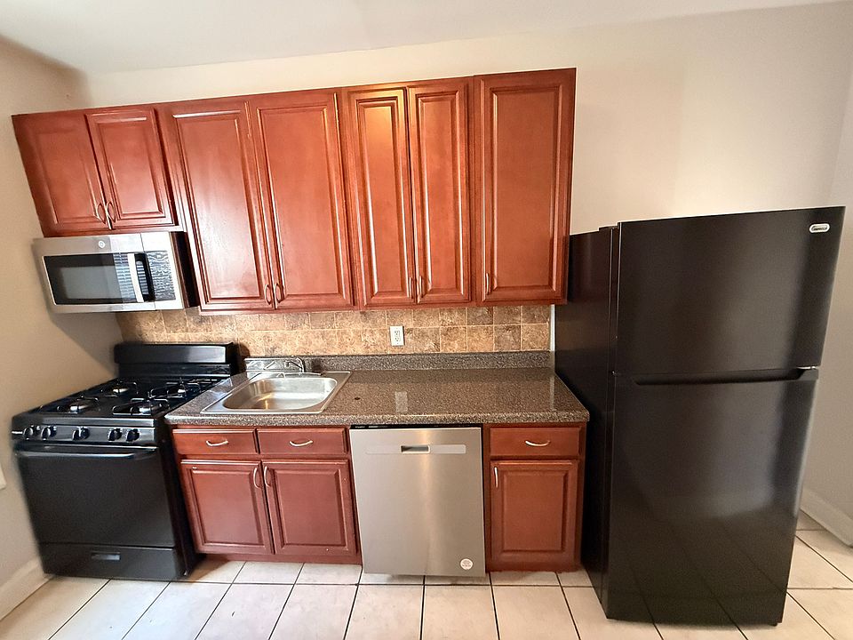 1st image of 134 Corbin Ave #44E