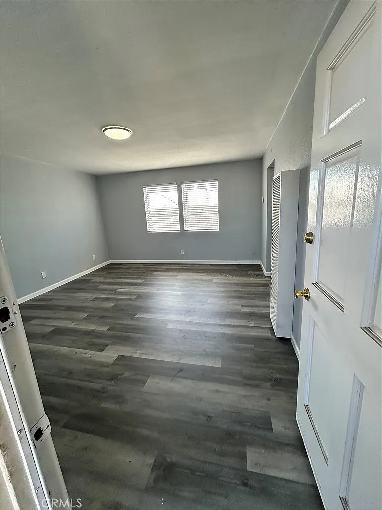 Building Photo - 6517 1/2 Avalon Blvd #4