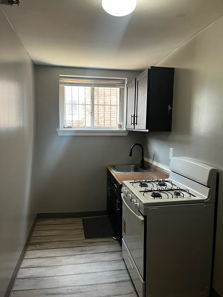 1 bed, 875 sqft, $1,250 — Photo 2