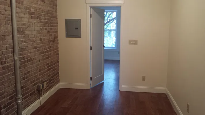 Rented by Urban Realty NYC | media 32