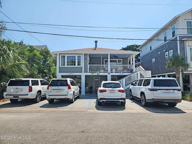 21 W Henderson St — Photo 3