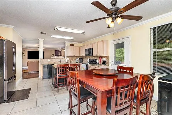 2528 Comstock Ln — Photo 12