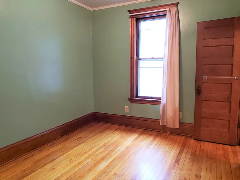 2713 Delaware St SE — Photo 8