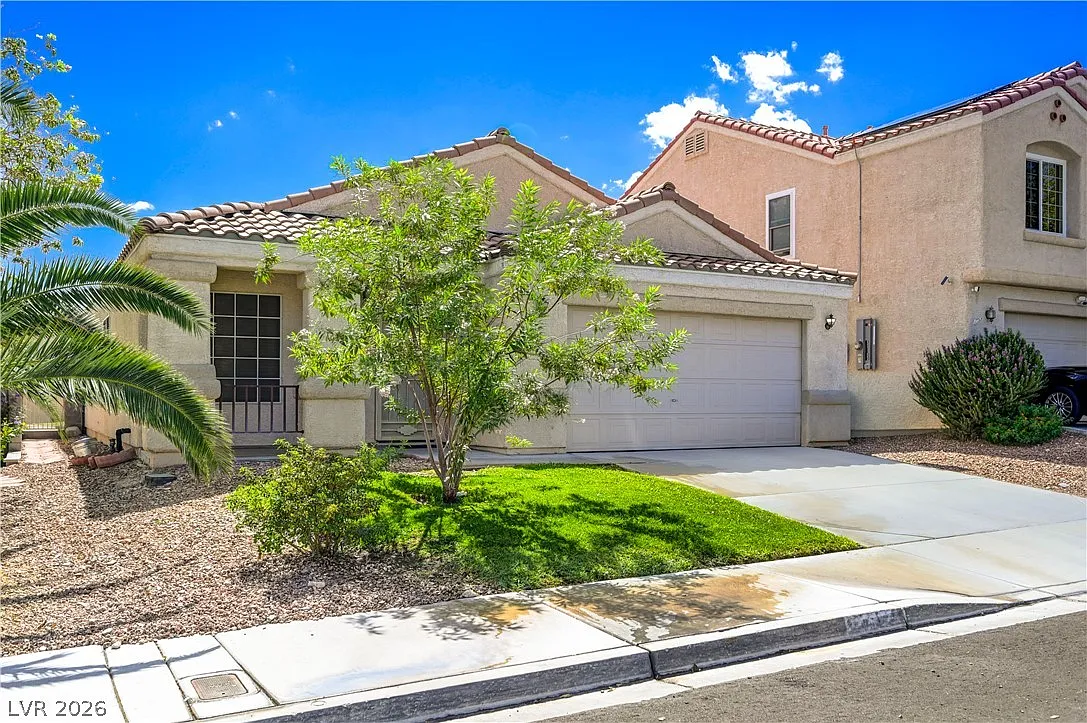 3 bed, 2.0 bath, 1547 sqft, $1,900 — Photo 2
