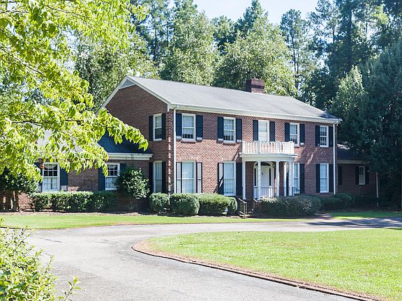 3rd image of 275 NW Mason Dr