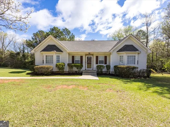 1251 Forsyth Landing Dr, Forsyth, GA 31029