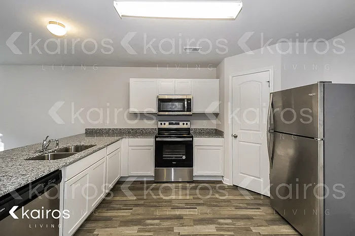 318 Sunrise Cir — Photo 2