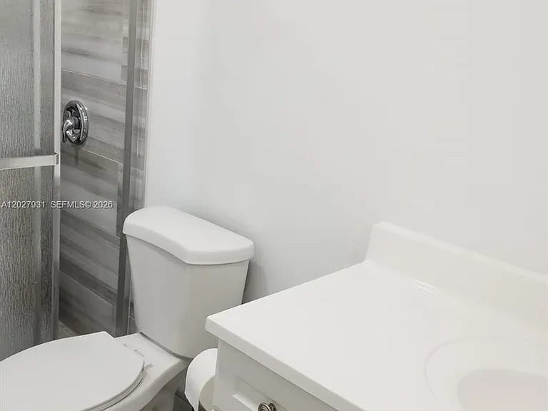 2990 NE 16th Ave #105 — Photo 6