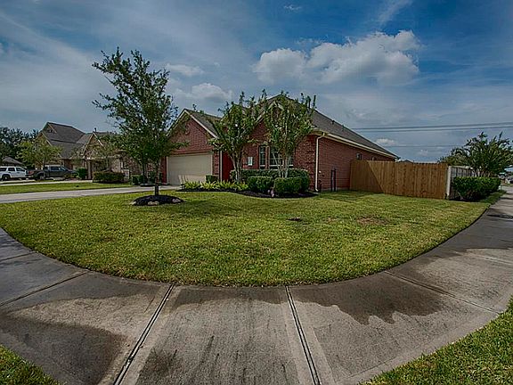 3rd image of 947 Maresca Ln