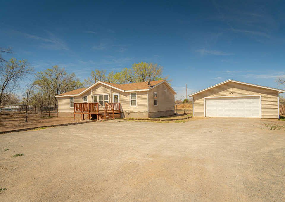 1st image of 2895 Parklane Dr