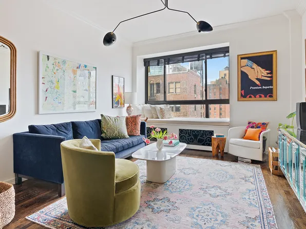 23 East 10th Street image 1 of 6