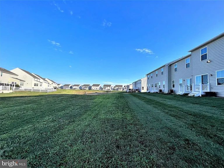 511 Swansea Dr — Photo 15