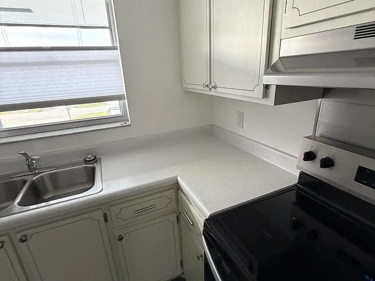 420 W Palm St #24 — Photo 13