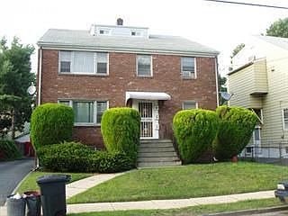 2nd image of 72-74 Tiffany Pl