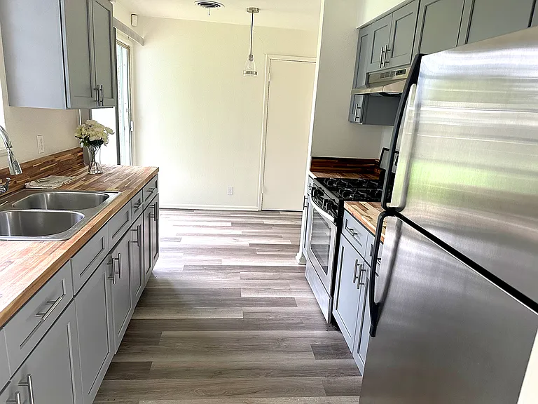 451 Kate Schenck Ave — Photo 8