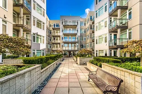 1950 Alaskan Way #431 Photo 1