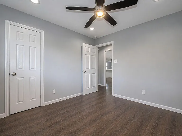 319 Gentilly Dr — Photo 17