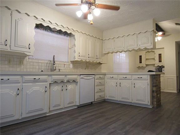 5th image of 2617 Westridge Dr