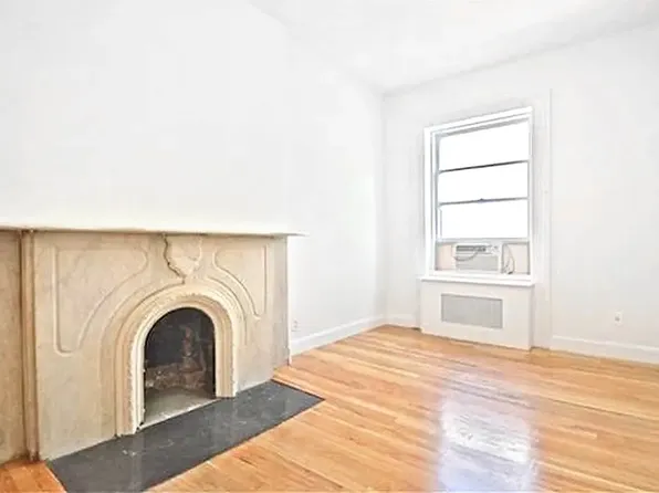 361 West 20th Street image 5 of 6