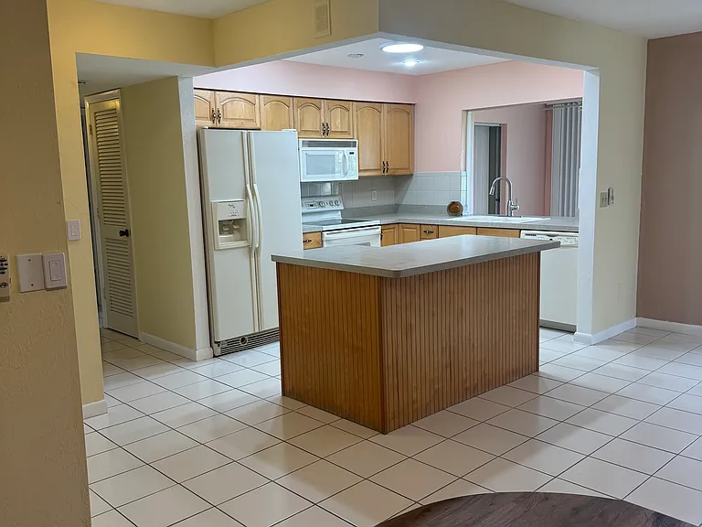 4105 Lakewood Blvd — Photo 4