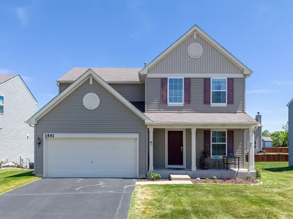 1541 Bristol Dr, Hampshire, IL 60140