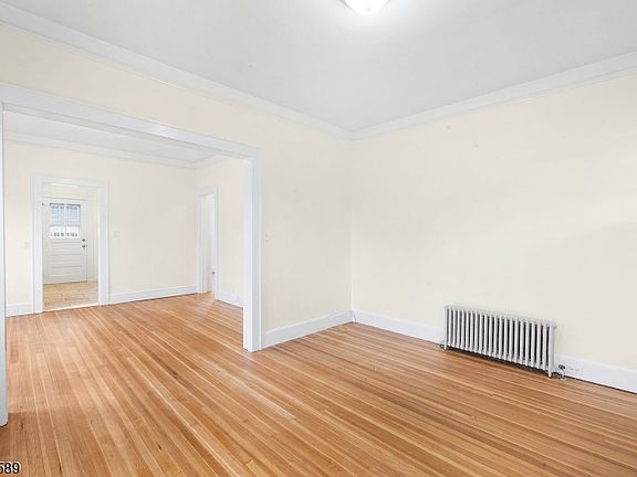 3rd image of 239 Washington St