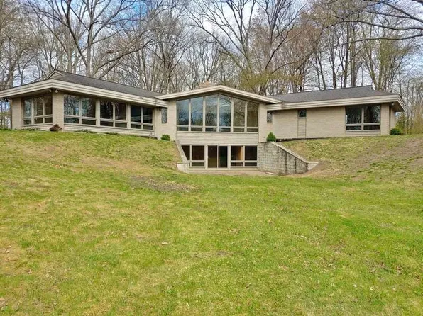 7160 Dutch Rd, Saginaw, MI 48609