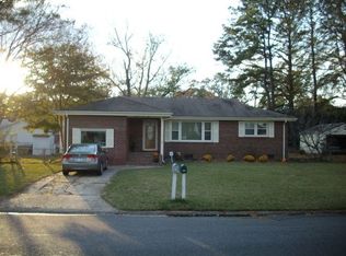 1428 Boxwood Dr, Chesapeake, VA 23323