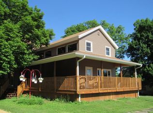 213 S Benton St, Winnebago, IL 61088