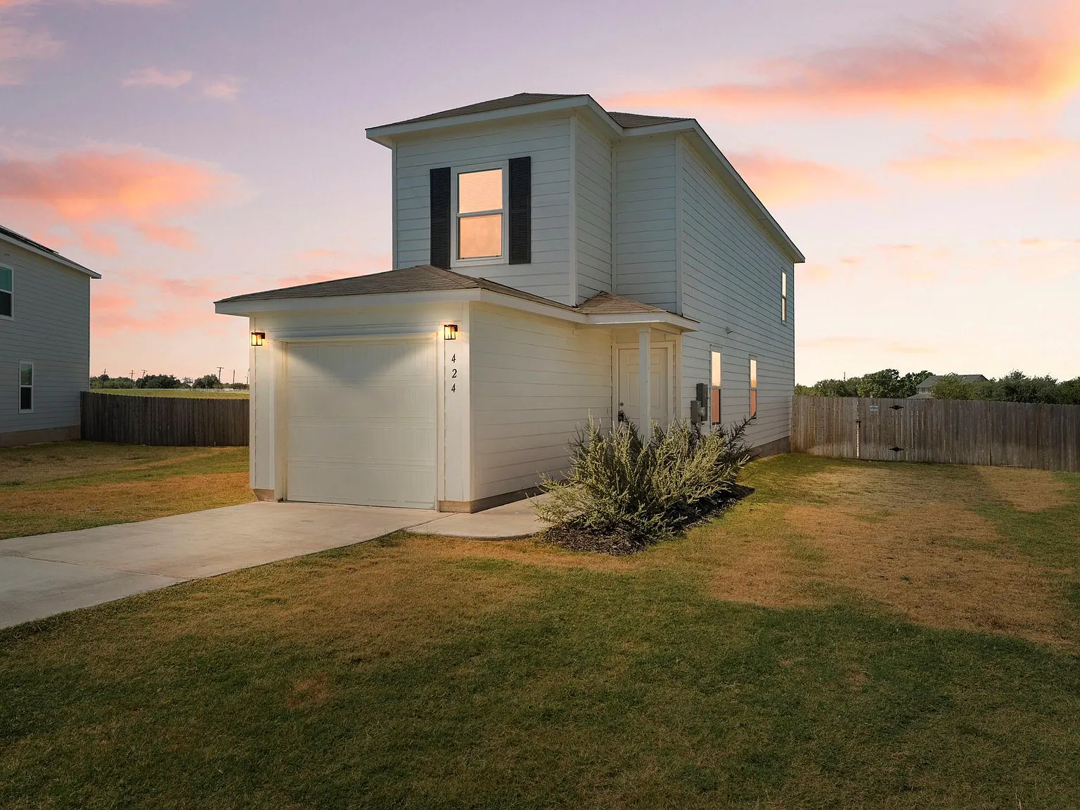 3 bed, 2.5 bath, 1462 sqft, $1,800 — Photo 1