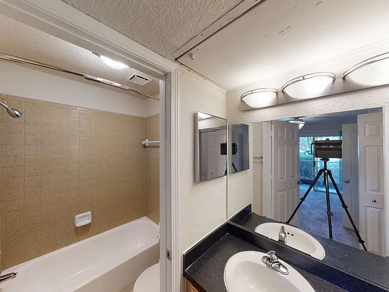 Altamira Place Apartment Homes — Photo 63