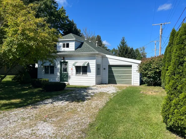 814 W 40th Ave, Hobart, IN 46342