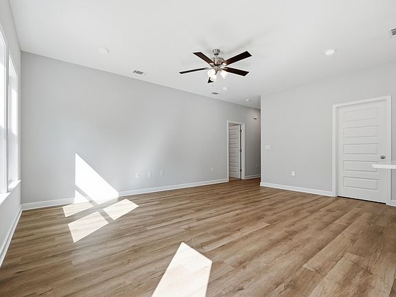3rd image of 6118 Clover St