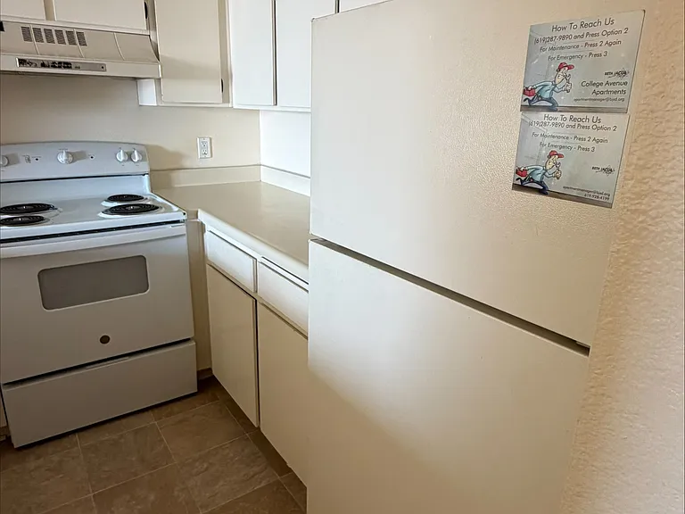 College Ave Apts. — Photo 22