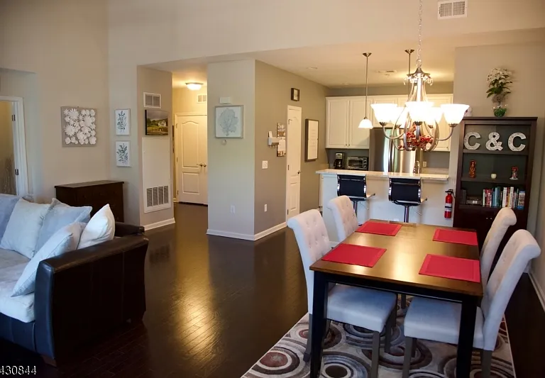104 Stone Creek Ct — Photo 10