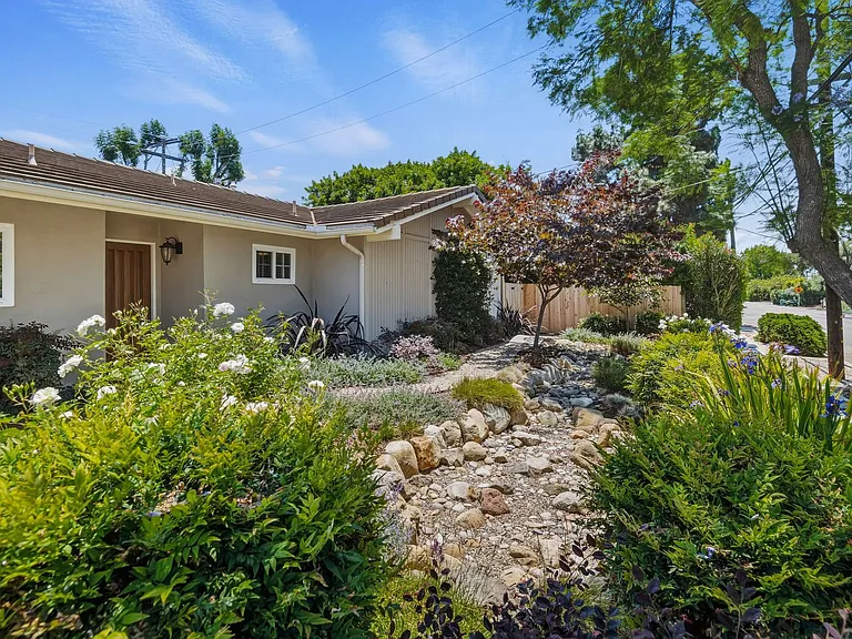 974 N San Marcos Rd — Photo 2