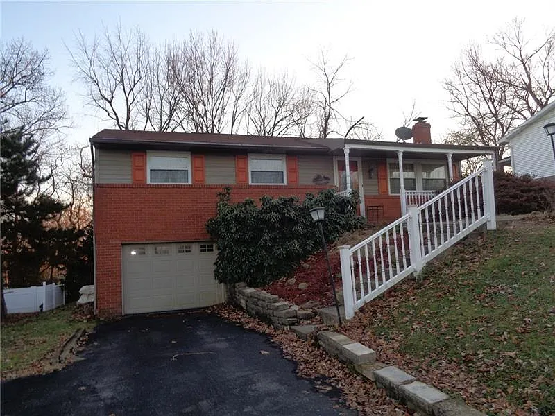110 Warrencliff Rd photo 1