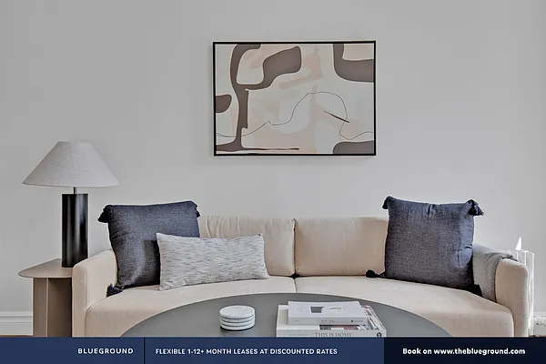 Rented by The Blueground | media 94