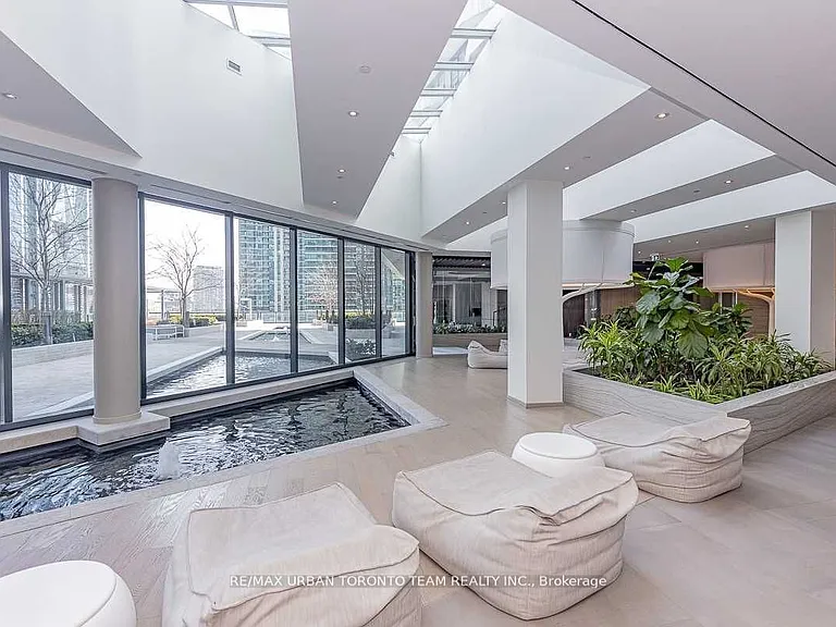 100 Harbour St #2402 — Photo 22