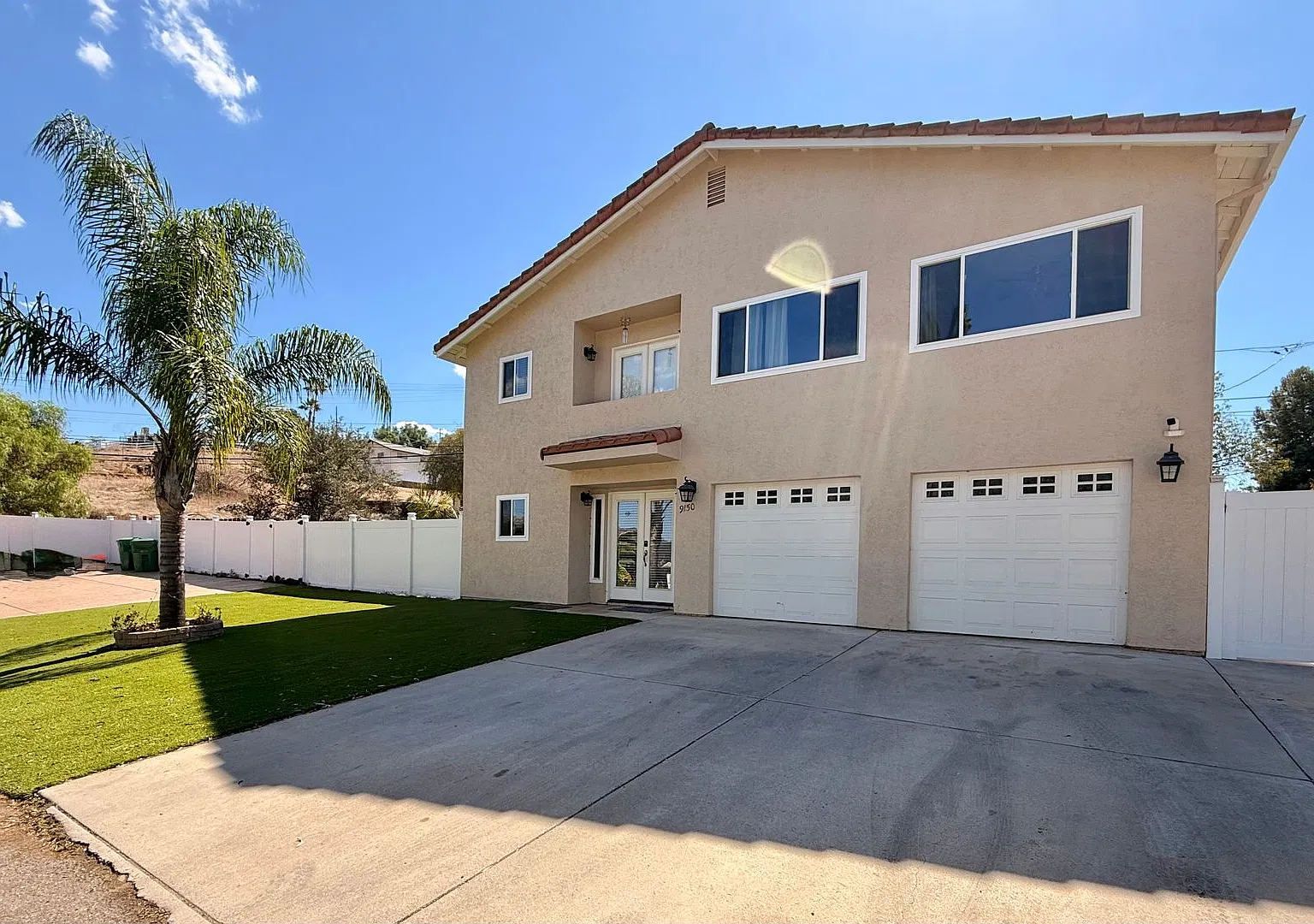 Spacious 4BR/4BA Lakeside Home with Solar, Pool & RV Parking — Photo 1