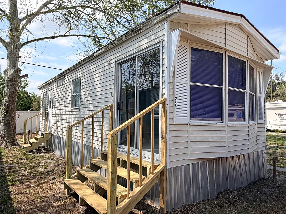 Photo 1 of 12 - 37021 Tucker Rd #22 - Zephyrhills, FL Beautiful 1 bedroom home - 37021 Tucker Rd #22