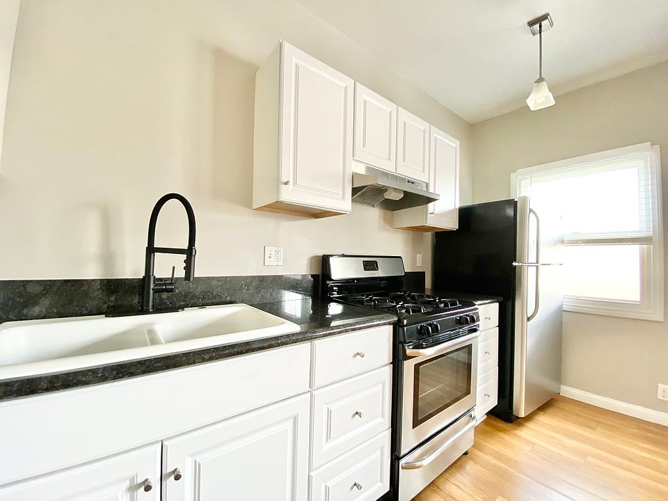 1st image of 5139 Melrose Ave APT 205