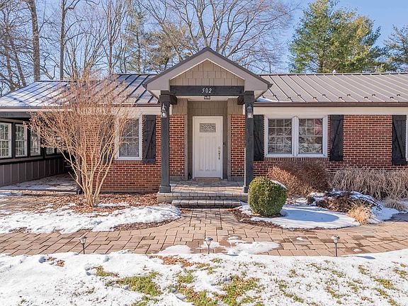 5th image of 502 Edgewood Ln