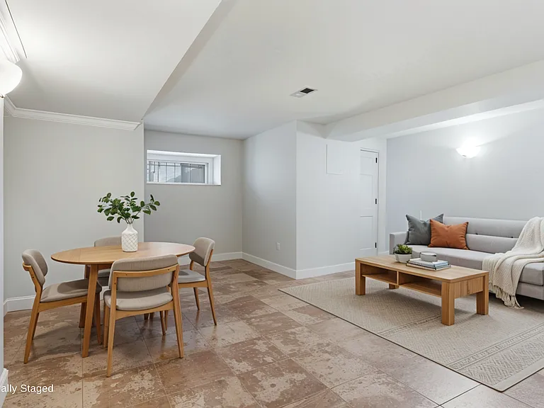 1345 Euclid St NW — Photo 1