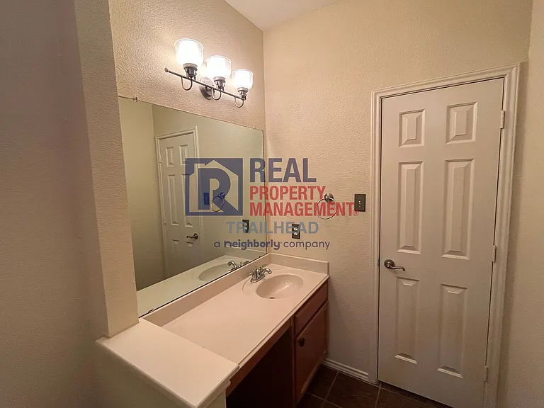 3929 Eaglerun Dr — Photo 23